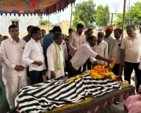 మృతుల కుటుంబాలను పరామర్శించిన  మాజీ ఎమ్మెల్యే చిరుమర్తి