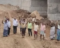 గ్రీన్ ఫీల్డ్ హైవే తో పొలాలకు దారి లేకుండా పోయింది