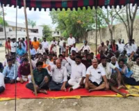 కనీసం  మానవత్వం చూపించండి 