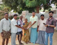 పాలచర్ల లో ఇంటింటికీ వెళ్లి పింఛన్ల పంపిణీ 