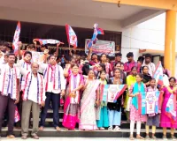 రాష్ట్ర ప్రభుత్వం ఇప్పటికైనా విద్యార్థులకు రావలసిన ఫీజు బకాయిలు ఇవ్వాలి
