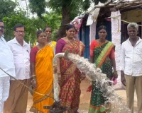 వెల్లంకిలో మంచినీటి బోరు మోటర్ ప్రారంభం