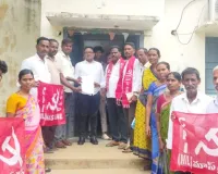పెంచిన ఎరువుల ధరలు వెంటనే తగ్గించాలి
