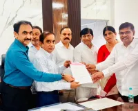 రాష్ట్ర ప్రధాన ఎన్నికల అధికారిని కలిసిన బీఆర్ఎస్ నేతలు
