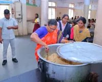 మెనూ ప్రకారమే వడ్డించాలి