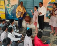 విద్యార్థుల కోసం ఉచితంగా మినరల్ వాటర్ పంపిణీ 