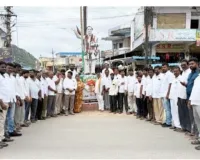 మాజీ సీఎం వైఎస్ రాజశేఖర్ రెడ్డి కి ఘన నివాళి