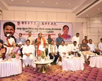 గ్రామాల సమగ్ర అభివృద్ధికి సర్పంచులు–గ్రామ కార్యదర్శులు సమన్వయంతో పనిచేయాలి: మంత్రి సీతక్క