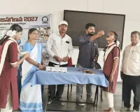 ఇనుగుర్తి మండలంలో ఆల్బెండజోల్ మాత్రల పంపిణీ