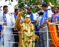 అంబేడ్కర్ విగ్రహాన్ని ఆవిష్కరించిన  ఎంపీ వద్దిరాజు 