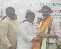 జాతీయ షెడ్యూలు కులాల కమిషన్ చైర్మన్ కలిసిన మాదరి చంద్రశేఖర్ 