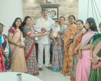 చేనేత వస్త్ర ప్రదర్శనకు రావాలని ఎమ్మెల్సీ ఎల్ .రమణకు ఆహ్వానం - -తెలంగాణ ప్రాంత పద్మశాలి మహిళా విభాగం అధ్యక్షురాలు గుంటక రూప సదాశివ్ 
