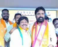 ఎస్సీ మోర్చా తెలంగాణ రాష్ట్ర ఇంచార్జ్ ను కలిసిన మాదరి చంద్రశేఖర్ 