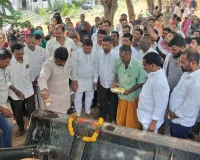 రూ.12 లక్షలతో సీసీ రోడ్ల నిర్మాణ పనులకు శ్రీకారం