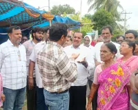 ఎల్లమ్మ బజార్ రోడ్ వెడల్పు తగ్గించాలి