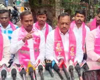 అభివృద్ధి పనుల పేరుతో కాంట్రాక్టర్ అక్రమ దందాలు