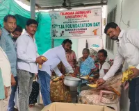 చిన్న వానకే 25వ  వార్డు రోడ్డు చిత్తడి