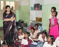 సాంఘిక సంక్షేమ పాఠశాలను తనిఖీ చేసిన కలెక్టర్ స్నేహ శబరిష్