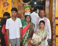 ఖిలామైసమ్మ అమ్మ వారికీ బోనం సమర్పించిన  డాక్టర్ రామ్ నరసింహ గౌడ్ 