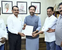 జర్నలిస్టుల సమస్యలను పరిష్కరించండి