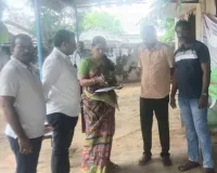 సర్ ప్రక్రియను పరిశీలించిన  తహసీల్దార్ నరేష్