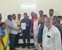వేతనాలు చెల్లించండి