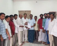 చేనేత కళాకారుల శ్రమను గుర్తించి వేతనాలు పెంచాలి. - చేనేత కార్మిక సంఘం