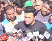 పార్కుల జోలికి రావొద్దు.. లాల్‌బాగ్‌లో బెంగళూరువాసుల ఆందోళన