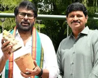 పర్యావరణ పరిరక్షణలో మెగా మనసు.. సీడ్ గణేశ్ ప్రతిమలను ఆవిష్కరించిన చిరంజీవి