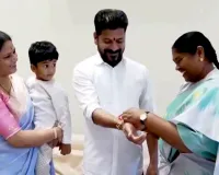 సీఎం రేవంత్‌రెడ్డి ఇంటికి మంత్రి సీతక్క.. రాఖీ కట్టి స్వీట్‌ తినిపించిన మంత్రి