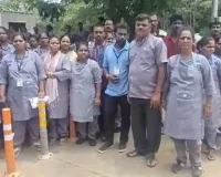 విశాఖ ఎయిర్‌పోర్టులో ఔట్‌సోర్సింగ్ కార్మికుల ఆందోళన