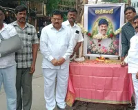 పెద్ది సుదర్శన్ రెడ్డికి ఎమ్మెల్యే ముఠా గోపాల్ నివాళి