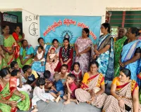 పుట్టిన గంటలో శిశువులకు ముర్రుపాలు పట్టించాలి