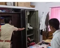 పట్టపగలే ఇంట్లో చోరీ  