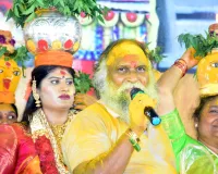 గంజాయి తాగకండి.. పిల్లలకు సెల్‌ఫోన్లు ఇవ్వకండి