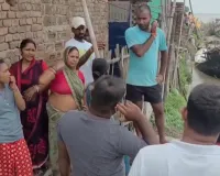 బీహార్‌లో బీభత్సంగా వరదలు.. ఇళ్లను వదిలి బయటకు వస్తున్న గ్రామస్తులు