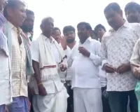 ఎండిపోతున్న పంటలను పరిశీలించిన జగదీష్ రెడ్డి