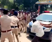 జూరాల ఆయకట్టుకు సాగునీరు విడుదల చేయాలంటూ బీఆర్‌ఎస్‌ ఆందోళన