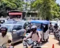కేబీఆర్‌ పార్క్‌ చుట్టూ భారీ ట్రాఫిక్‌ జామ్‌.. కిలోమీటర్ల మేర నిలిచిన వాహనాలు