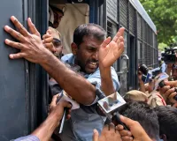 జాబ్ క్యాలెండర్ వెంటనే ప్రకటించాలంటూ అసెంబ్లీ వ‌ద్ద‌ నిరుద్యోగుల ఆందోళన 