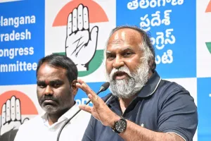 కాంగ్రెస్ పై మాట్లాడిన కేటీఆర్ క్యారెక్టర్ లేనోడు..