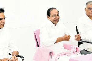 ఫామ్ హౌస్ లో బీఆర్ఎస్ కీలక నేతలతో కేసీఆర్ సమావేశం 