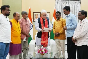 జర్నలిస్టుల సమస్యల పరిష్కారానికి చొరవ తీసుకోండి * గవర్నర్ కు డబ్ల్యూజేఐ వినతి