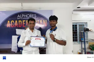 చిర్ర సాత్విక్‌ను అభినందించిన ఆల్ఫోర్స్ చైర్మన్ డాక్టర్ వి. నరేందర్ రెడ్డి.