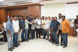 అక్రిడిటేష‌న్‌, మీడియా కార్డుల‌కు ఎలాంటి తేడా లేదు, ఆందోళ‌న వ‌ద్దు, మీతో నేనున్నా