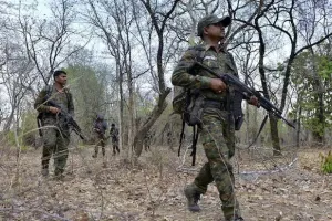 భారీ ఎన్‌కౌంటర్.. 15 మంది మావోల హతం!