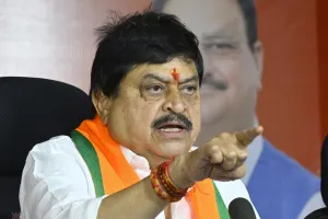 పురపోరులో ఒంటరిగానే పోటీ: రాంచందర్ రావు