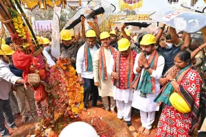 వనదేవతల చెంత కేంద్ర మంత్రులు