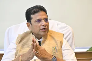 బహిరంగంగా వెళ్తే ‘రహస్యం’ ఎలా అవుతుంది?