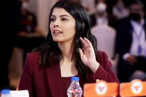  ఇంగ్లండ్ లీగ్‌లో కావ్యా పాప జట్టు కొనుగోలు..!!